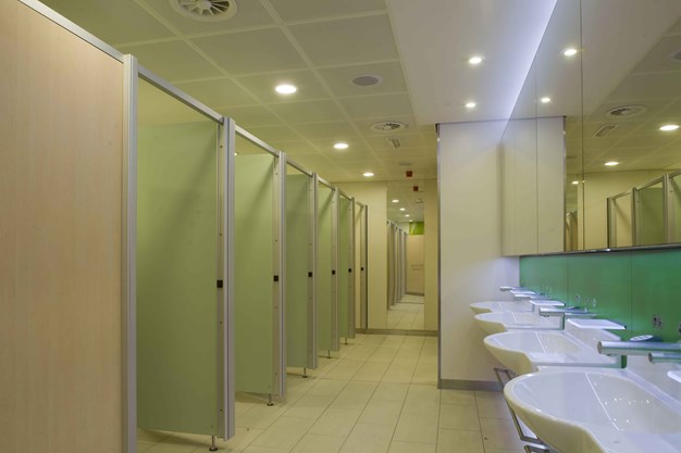 venesta-washrooms-toilet-cubicles-system-m-emergency-access-london-stansted-airport1