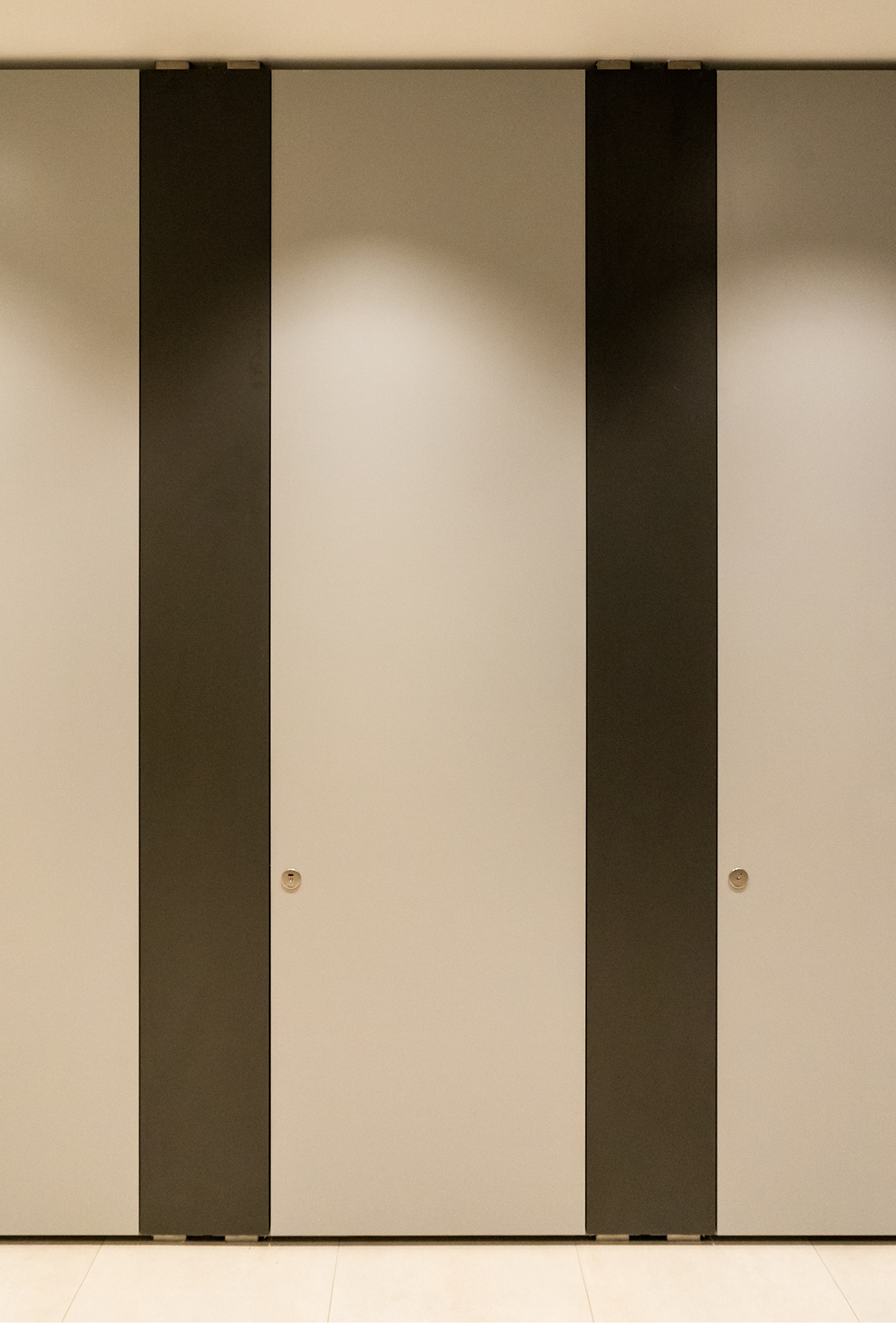 Venesta Washrooms Case Study Sharjah Central Mall Premium Toilet Cubicles Infinite8