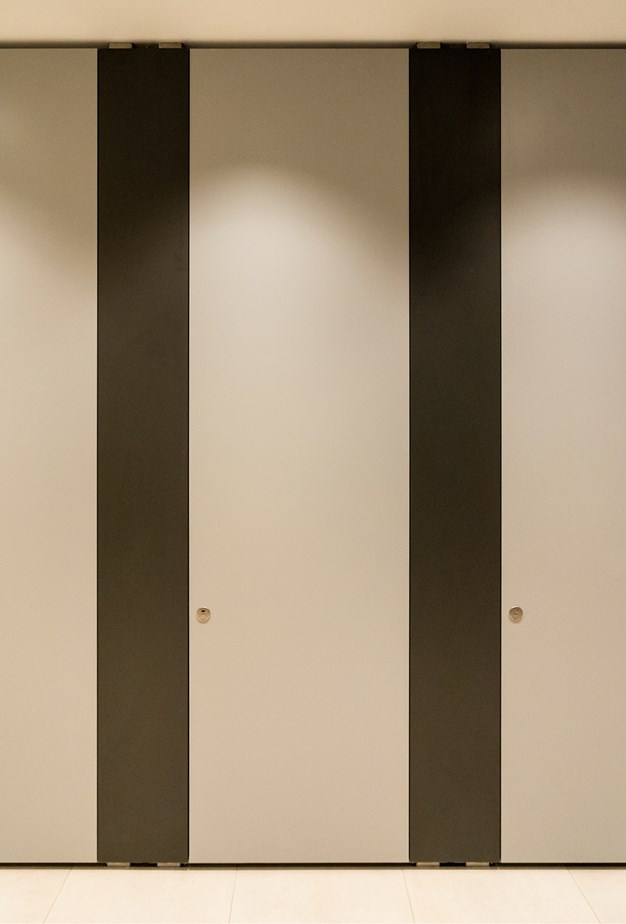 Venesta Washrooms Case Study Sharjah Central Mall Premium Toilet Cubicles Infinite8