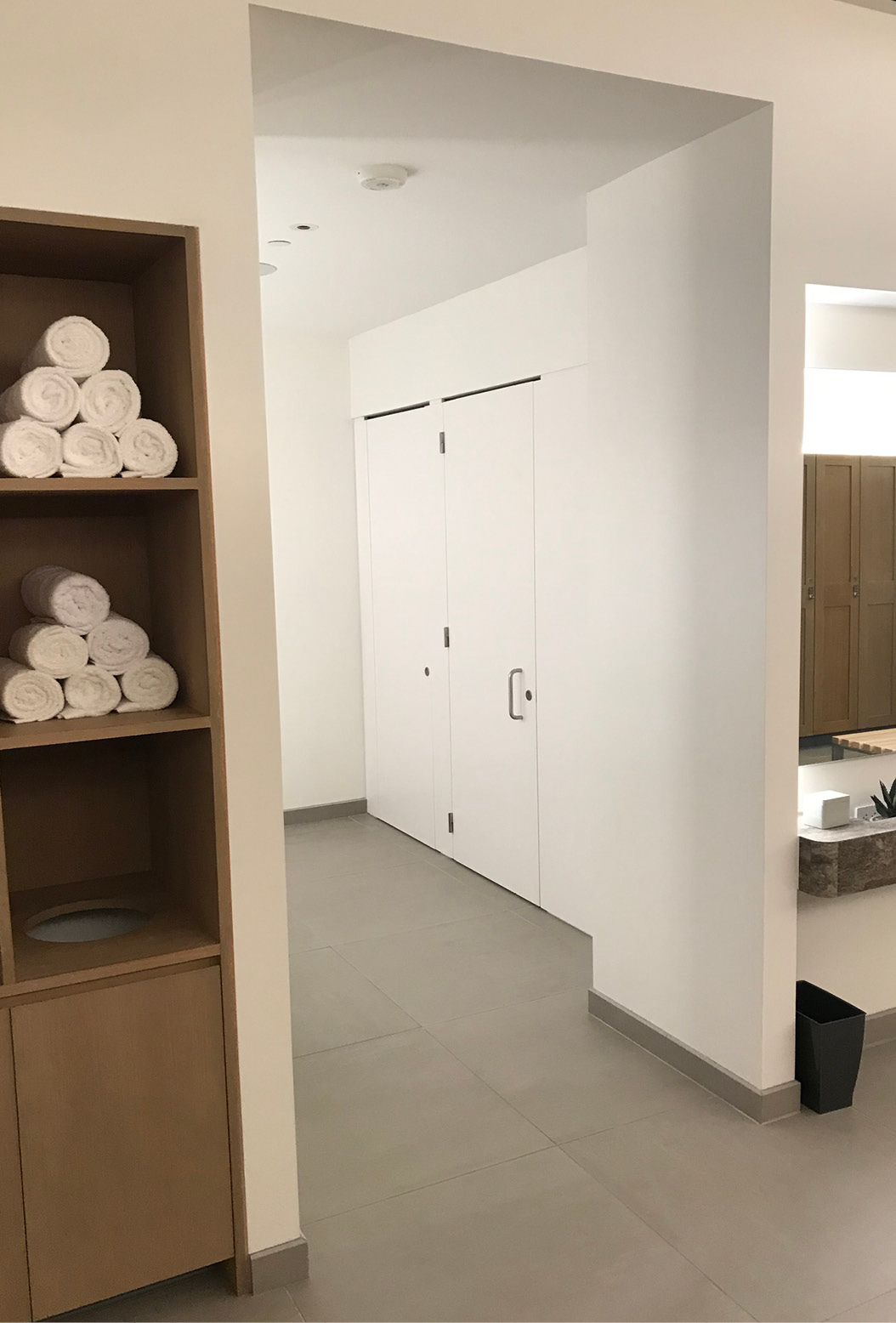 Venesta Washrooms Toilet Cubicles Ips Nexus Club New York5