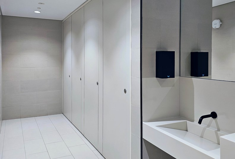 venesta-washrooms-export-toilet-cubicles-unity-full-height-commercial-toilets-abrahamic-family-house-5