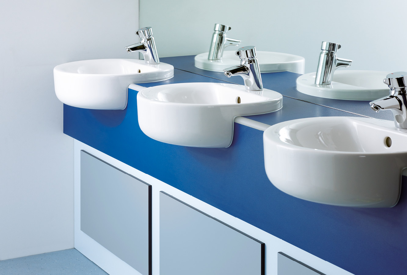 Venesta Washrooms Sgl Vanity Unit1