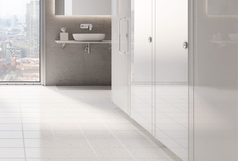 venesta-washrooms-premium-luxury-toilet-cubicle-sahara-glass-floating