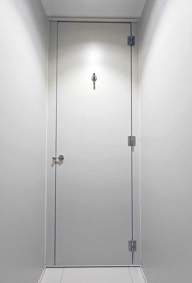 venesta-washrooms-export-toilet-cubicles-unity-full-height-commercial-toilets-abrahamic-family-house-portrait2
