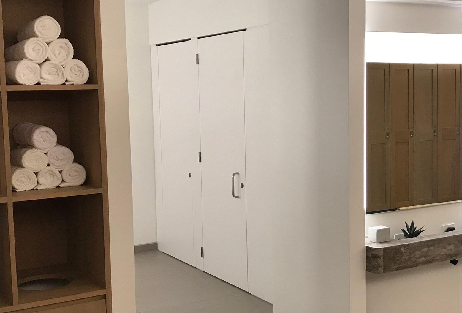 Venesta Washrooms Toilet Cubicles Ips Nexus Club New York