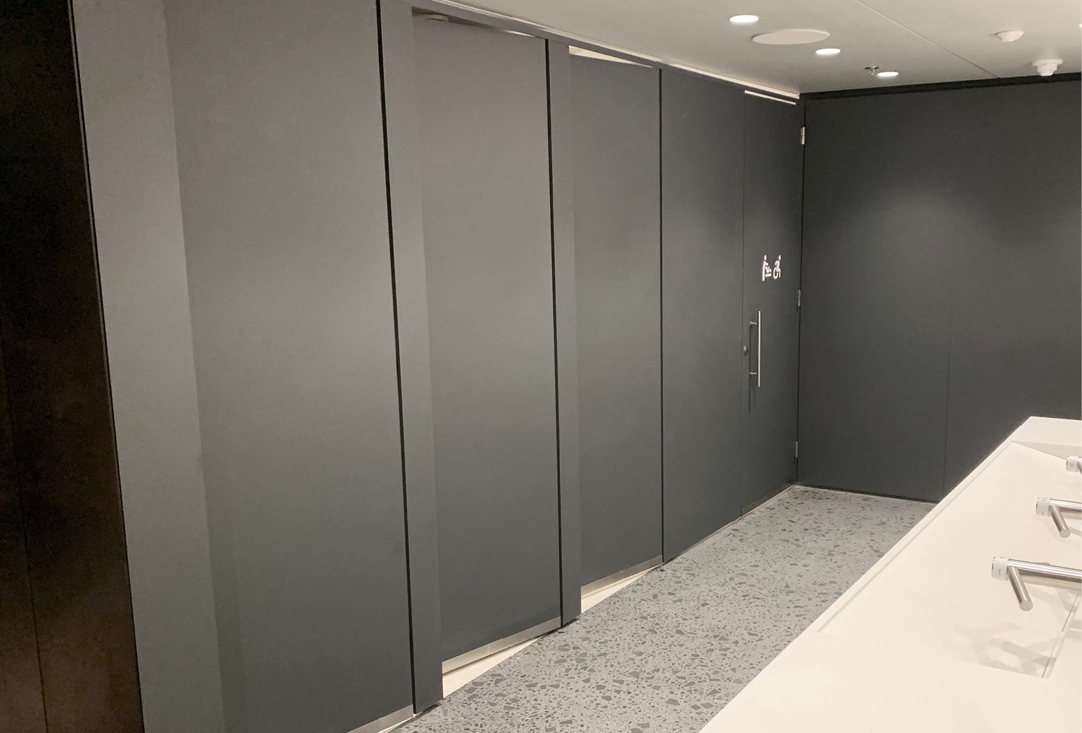Venesta Washrooms Toilet Cubicles Ips Moma New York