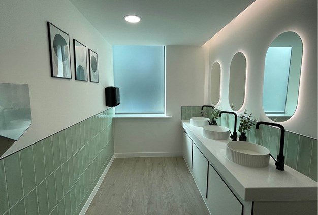 Venesta Washrooms Case Study Air Charter Service Solid Surface Vanity Unit1